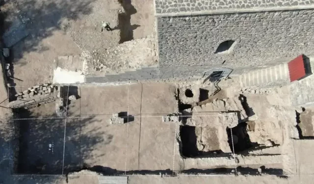 Diyarbakır İç Kale’de 100 yıllık surlar gün yüzüne çıkarıldı