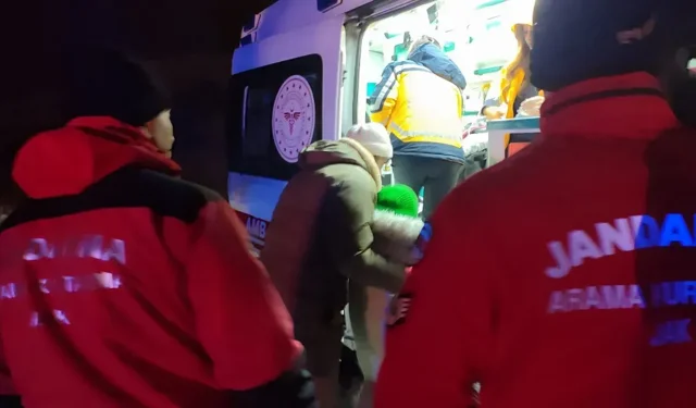 Tunceli’de kedi tırmalaması sonrası yaralanan çocuk hastaneye ulaştırıldı