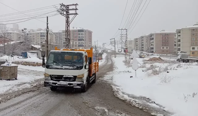 Battalgazi’de kış mesaisi aralıksız sürüyor