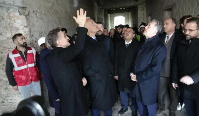 Bakan Ersoy, onarımı süren kültür varlıklarını inceledi