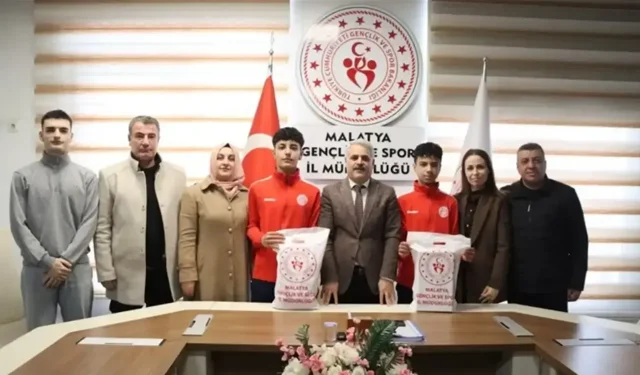 Malatya’da röveşata golü atan öğrenciye ödül