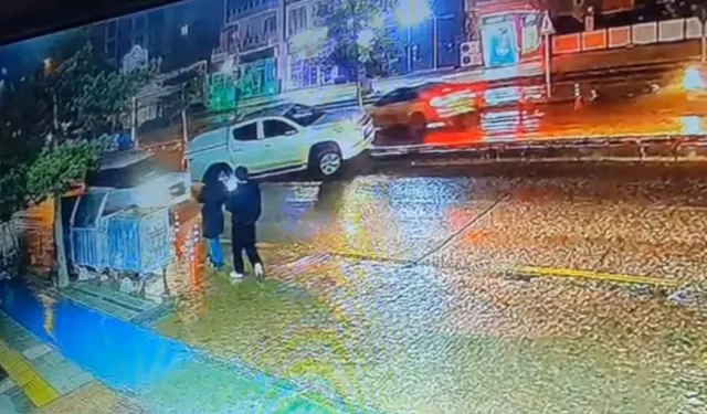 Battalgazi’de kamyonet refüjden çıkarak karşı şeride geçti