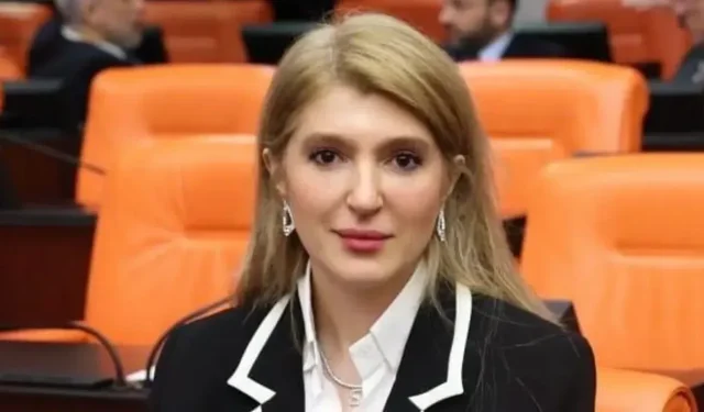 Bin aydan hayırlı bu geceyi ibadetle değerlendirelim