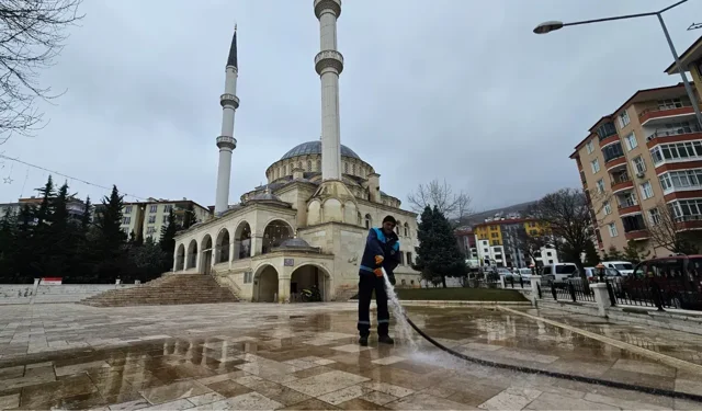 Battalgazi’de Bayram Temizliği başladı: Cami ve mezarlıklarda hummalı çalışma