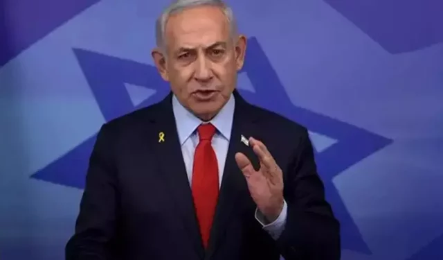 Netanyahu cebinden o kağıdı çıkardı, kameralara gösterdi: "İki kişiyi listeden sildik"