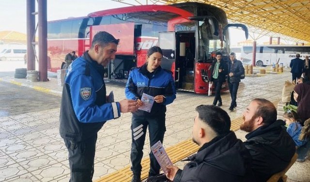 Bayram öncesi dolandırıcılık alarmı! Polis sahada bilgilendirme yapıyor