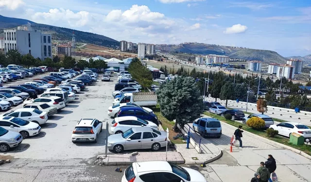 Malatya’nın sağlık üssü TÖTM alarm veriyor | Hastaneye gitmek ayrı, park yeri bulmak ayrı bir mücadele!