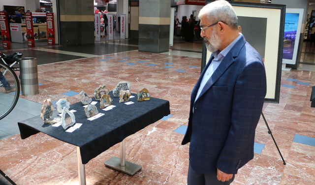 Bu sergi geçmiş ile gelecek arasında bir köprü kuruyor