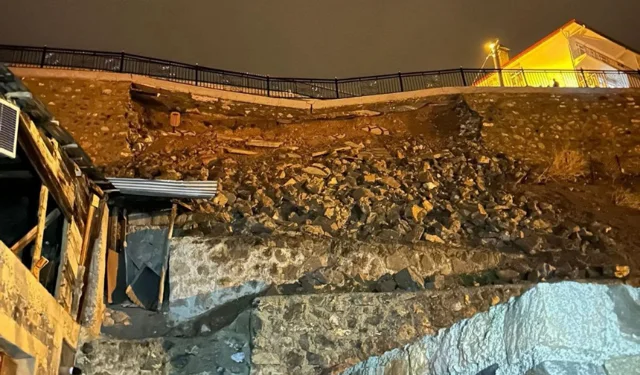 Heyelan paniği: 2 ev tahliye edildi