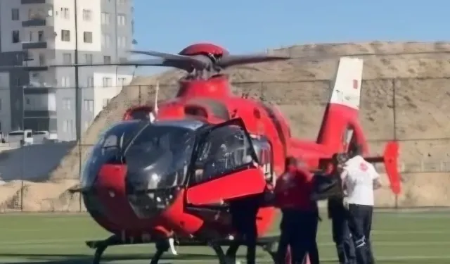 Darende’de göğüs ağrısı çeken hasta için ambulans helikopter havalandı