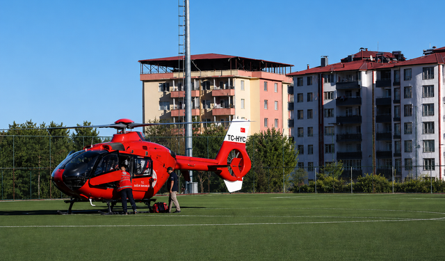 Darende’de zamanla yarış! 78 yaşındaki hasta için helikopter havalandı