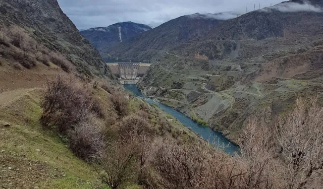Demirel temelini attı Özal açılışını yaptı! Cumhuriyetin mirası Karakaya Barajı