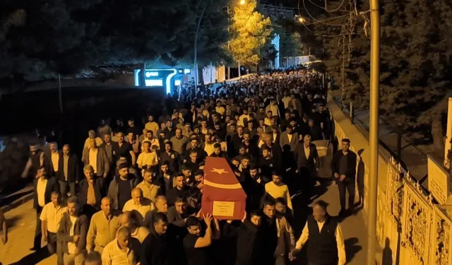 Kazada şehit olan sözleşmeli er son yolculuğuna uğurlandı