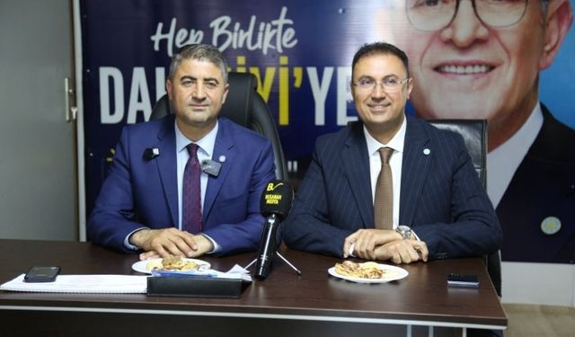 Koltuk eski başkanın oldu: İYİ Parti Malatya’daki devir teslimde dikkat çeken mesajlar!