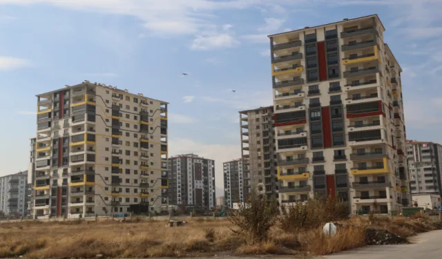 Sağlam zemine tek katlı dükkan; çürük zemine 15 katlı apartman yapıldı