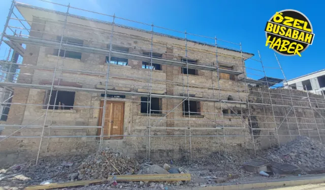 Tarihi yapıda hummalı çalışmaya bayram molası