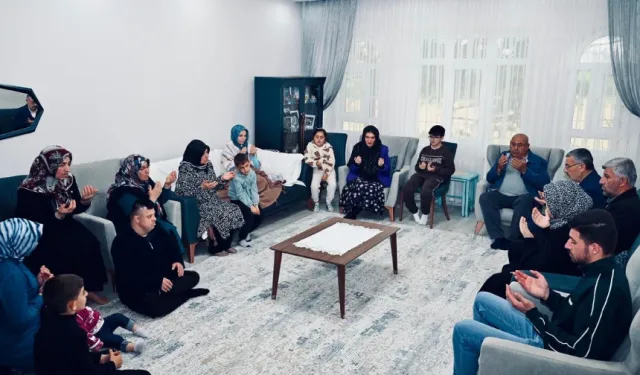 Vekil Ölmeztoprak, vatandaşlarla bir araya geldi