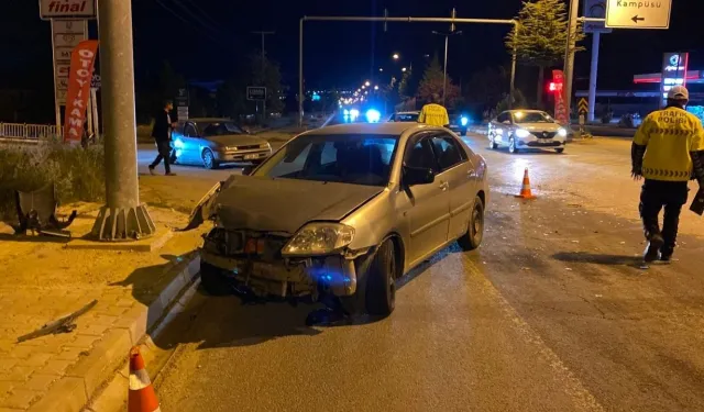 Malatya Caddesi’nde iki otomobil çarpıştı!