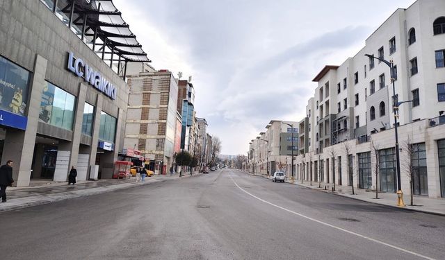 Malatya'da yarın bu yollardan geçecekler dikkat! 17 Temmuz'da hangi caddeler trafiğe kapanıyor?