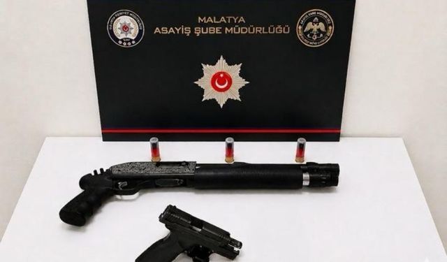 Malatya'da gece yarısı silahlı hesaplaşma: Taksiye binerken kurşun yağdırdılar!
