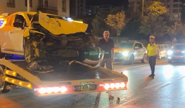 Çilesiz’de pikap ile otomobil çarpıştı: 3 yaralı