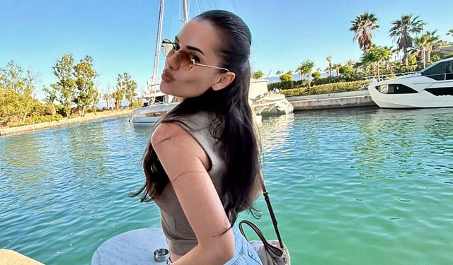 Instagram'ı Yıkan Fahriye Evcen Fotoğrafları: Ünlü Yıldızın Tatil Kareleri Neden Gündem Oldu?