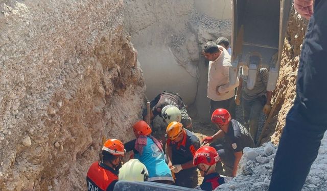 Malatya’da TOKİ şantiyesinde göçük: Toprak altında kalan 2 işçiden biri kurtarıldı!