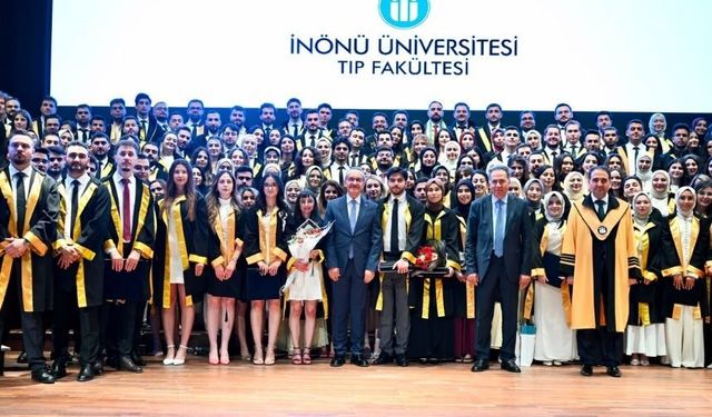 Malatya’da zorlu maraton bitti! İnönü Üniversitesi Tıp Fakültesi 2026 mezunlarını verdi