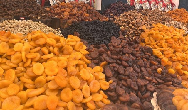 Serbest bölgede sahte kayısı vurgunu! Malatya’da 400 liralık kayısı yarı fiyatına düştü