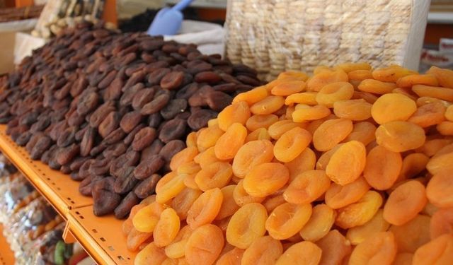 Tarlada emeğe 220 TL, rafta etikete 700 TL! Malatya kayısısında dev adaletsizlik