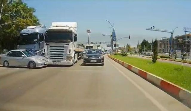Malatya çevreyolunda korku dolu anlar: Otomobil TIR’ın önünde metrelerce sürüklendi!