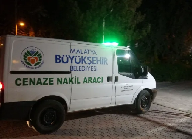 Eski Yimpaş önünde TIR kazası! Genç motosikletli kurtarılamadı
