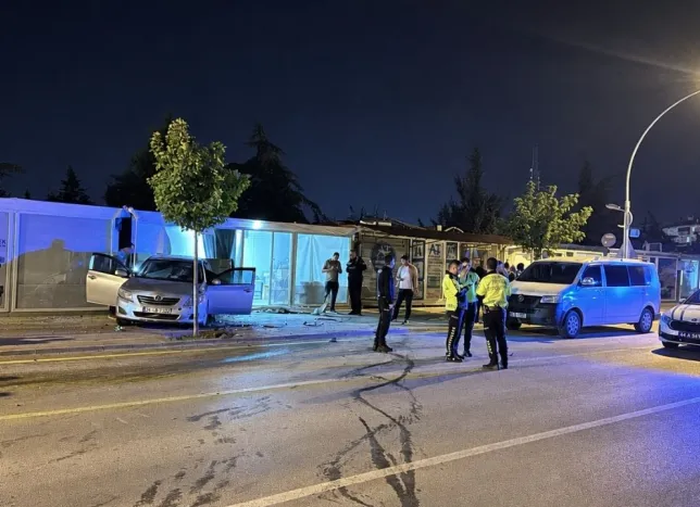 Güney Kuşak Yolu’nda kaza! Ortalık savaş alanına döndü