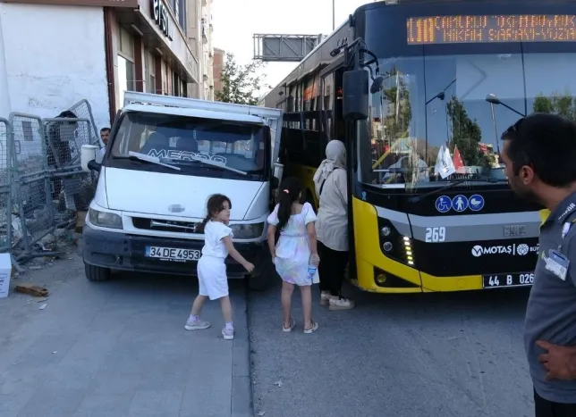 Kaldırım işgaline ibretlik ceza! Malatya’da hatalı park trafiği felç etti