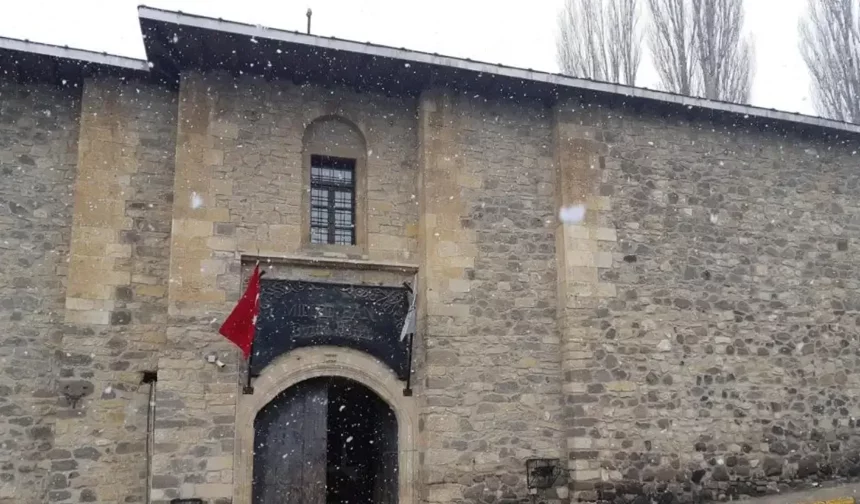 Millet Han iki asırlık geçmişiyle ayakta