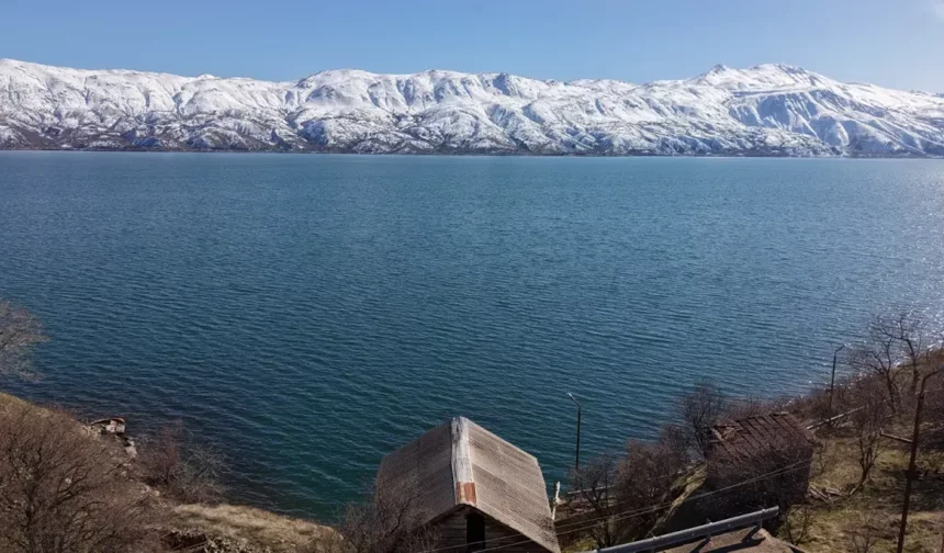 Elazığ’ın zirvesinde kartpostallık görüntüler oluştu