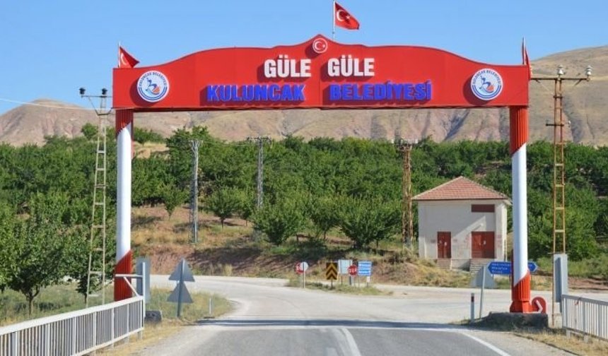 Kuluncak Belediyesi araçlarını ihale ile satacak