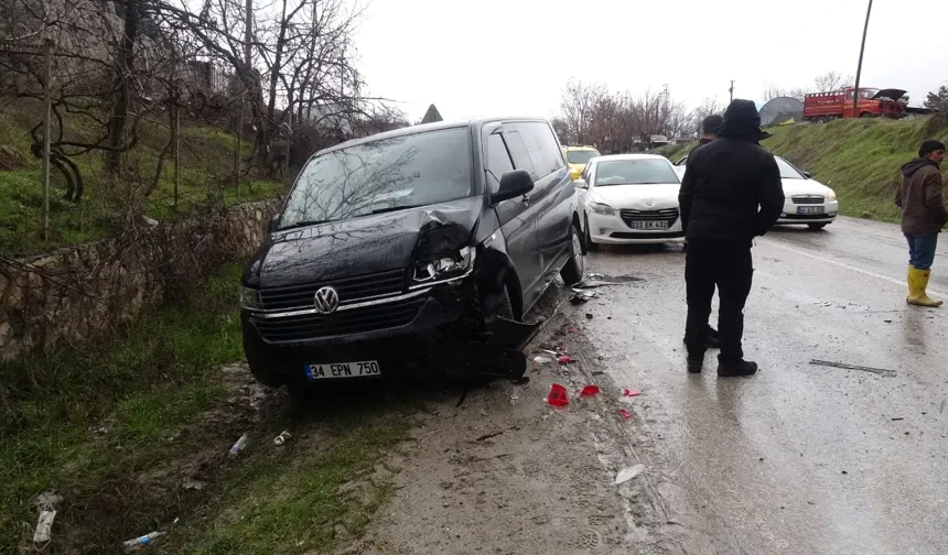 Malatya'da 5 araçlı zincirleme kaza: 4 yaralı