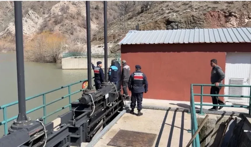 8 Yaşındaki Fırat sır oldu: HES kapakları açıldı