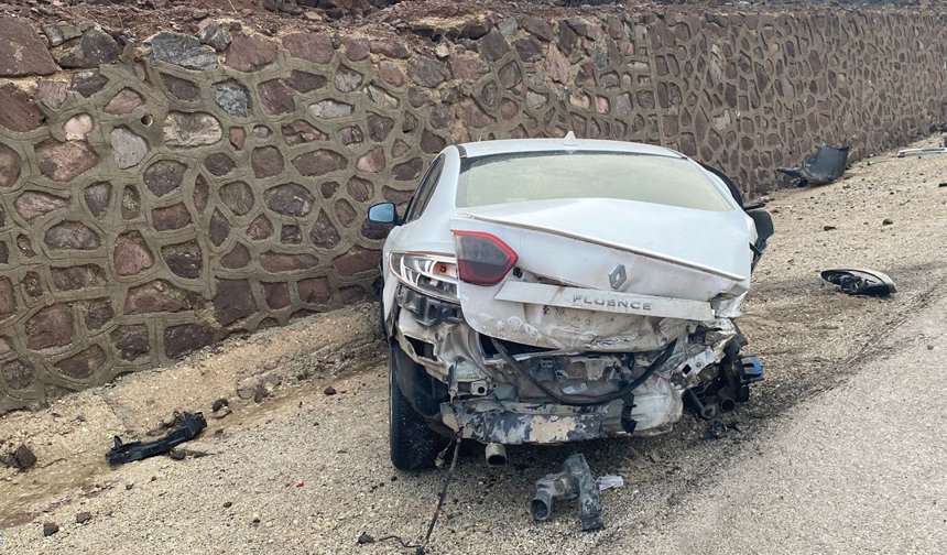 Malatya'da kontrolden çıkan otomobil sulama kanalına uçtu!
