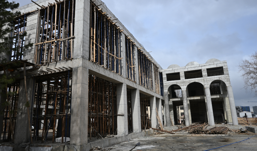 Göz kamaştıran proje, bitmeyen inşaat: Malatya’da tepkiler artıyor