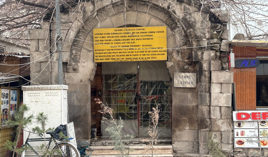 Malatya’da tarihi miras rezil ediliyor: Ecdat yadigarı mı çay ocağı mı?