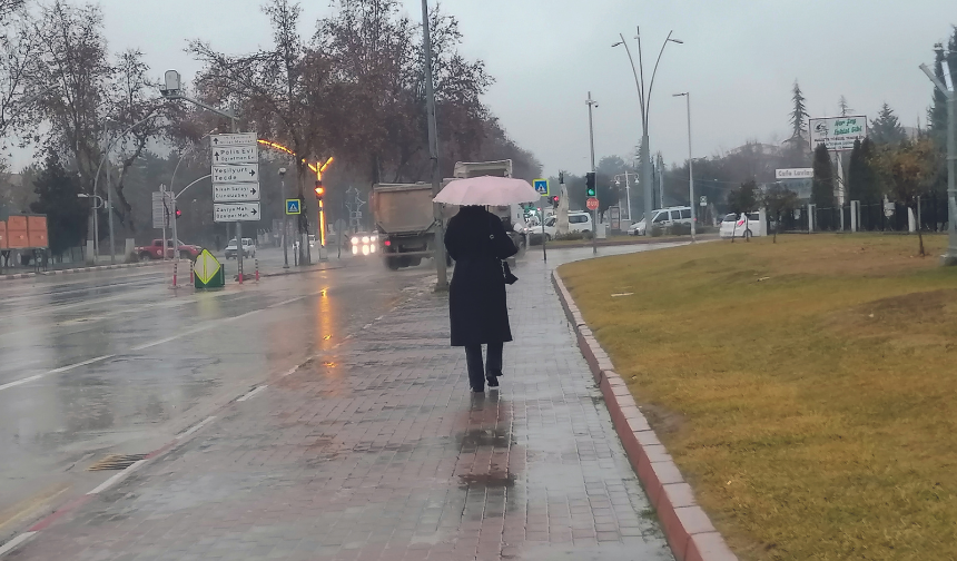 Malatya’da hava değişiyor: Sağanak, gök gürültüsü ve dolu uyarısı!