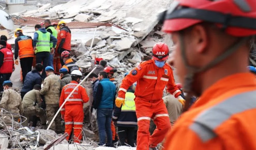 İdris Efendi Apartmanı davasında karar: 5 sanığa hapis
