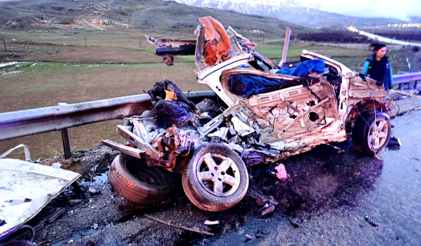 Malatya’daki feci kazada 3 gencin kimliği belli oldu