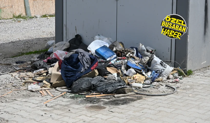 Yeşilyurt Belediyesi’nin çöple imtihanı! Bakırcılar Çarşısı çöplüğe döndü