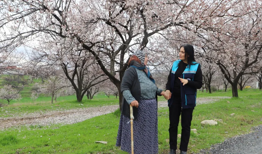 Başkan Taşkın asırlık kalplere dokundu! Asrın çınarları yalnız kalmayacak