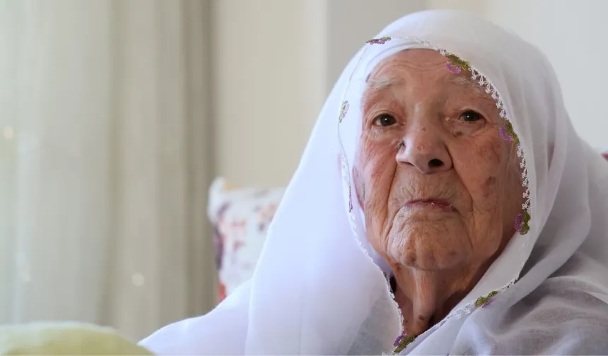 Cumhuriyet’le yaşıttı, Malatya’dan deprem ayırdı! Nazife nineye Anneler Günü sürprizi
