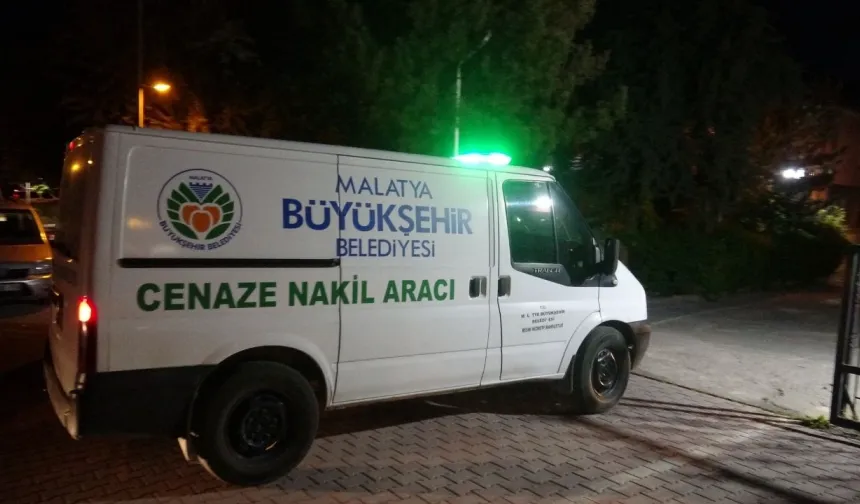Eski Yimpaş önünde TIR kazası! Genç motosikletli kurtarılamadı