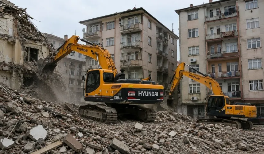 Malatya'da 10 bin dava yıkımları kilitledi: Binlerce ağır hasarlı bina yargı kararını bekliyor!